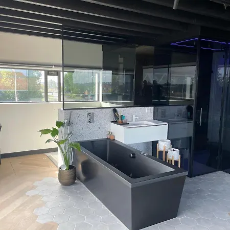 Hotel apartamentowy Above And Beyond - Luxe Met Sauna En Stoomdouche Zaandam