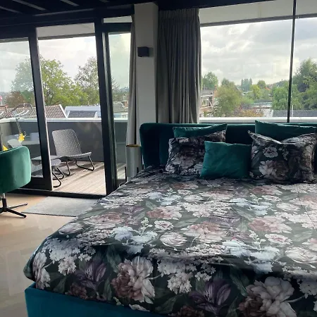 Hotel apartamentowy Above And Beyond - Luxe Met Sauna En Stoomdouche Zaandam