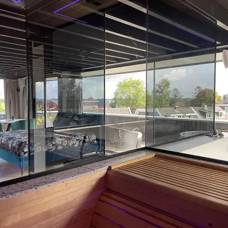 Above And Beyond - Luxe Met Sauna En Stoomdouche 아파트호텔 잔담