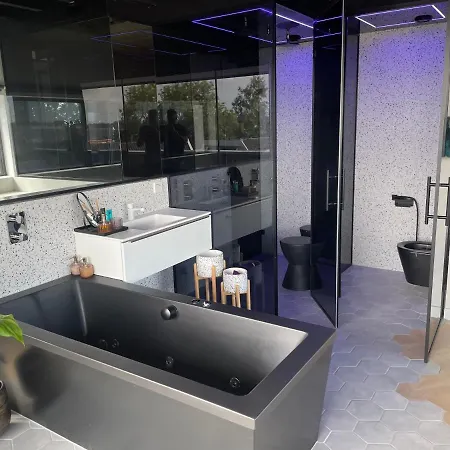 Above And Beyond - Luxe Met Sauna En Stoomdouche 아파트호텔